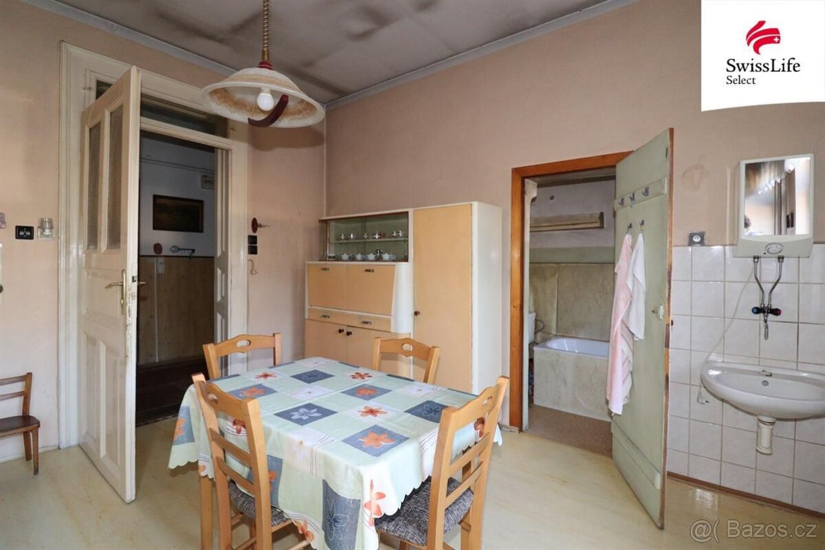 Prodej bytu 2+1 80 m2 náměstí Karla IV., Nejdek - 12