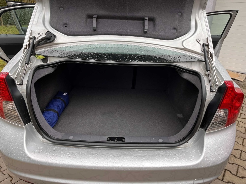 Volvo S40, 1.6 Benzín, nová STK, TZ - 12