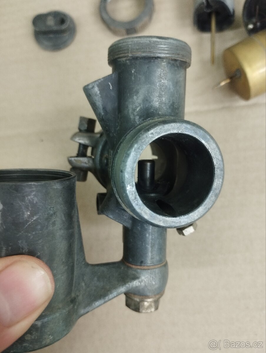 JIKOV ČERNÝ 2424b - 12