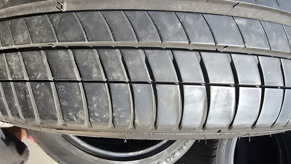 Letní pneu 275/35/19 Michelin Run Flat - 12