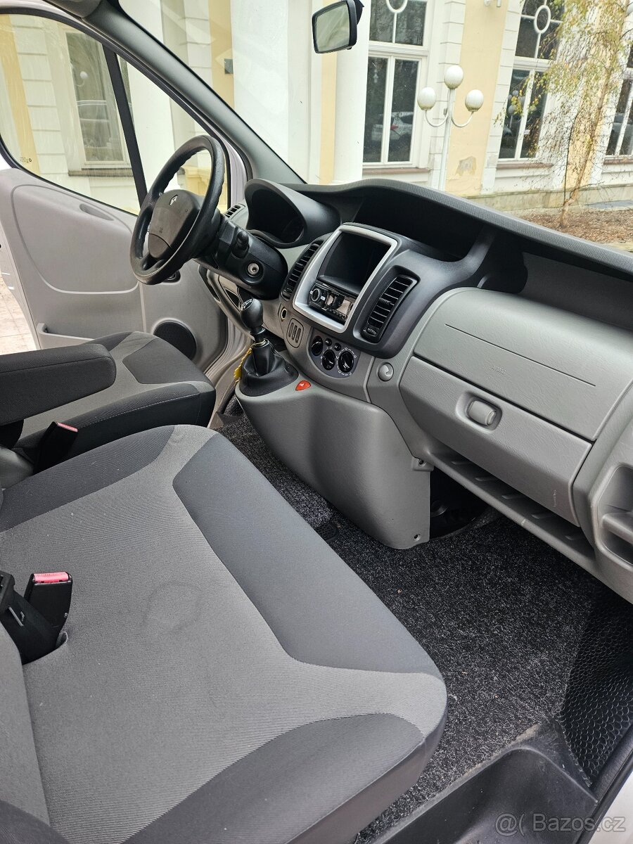 Renault Trafic Passenger 2.0 dCi 66 kW 2013, 9 míst ODP. DPH - 12