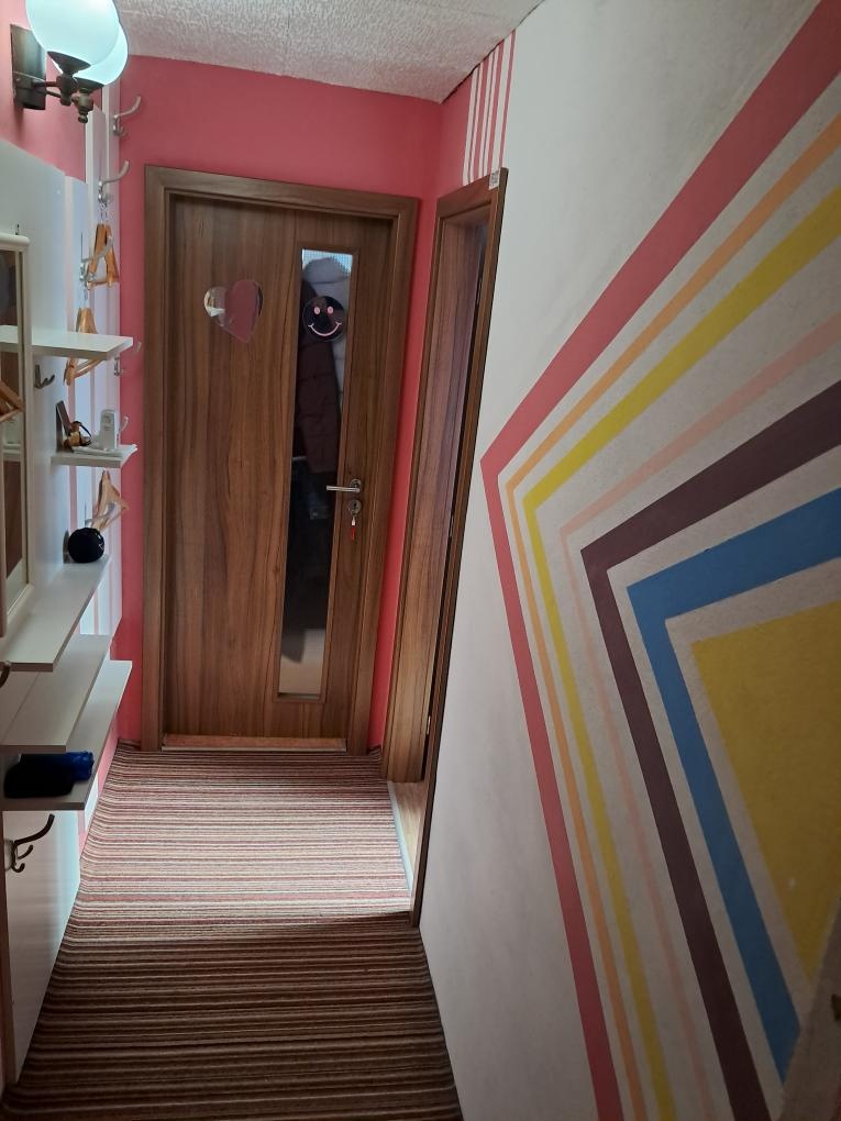 Sdílené bydlení v rodinném domě. Samostatný zařízený pokoj - 12