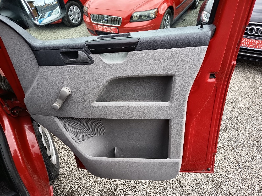 VOLKSWAGEN Transporter 2,0TDI 3-místný - 12