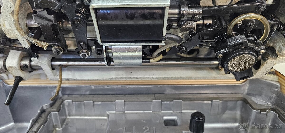 šicí stroj SIRUBA DL 918-M1 - 12