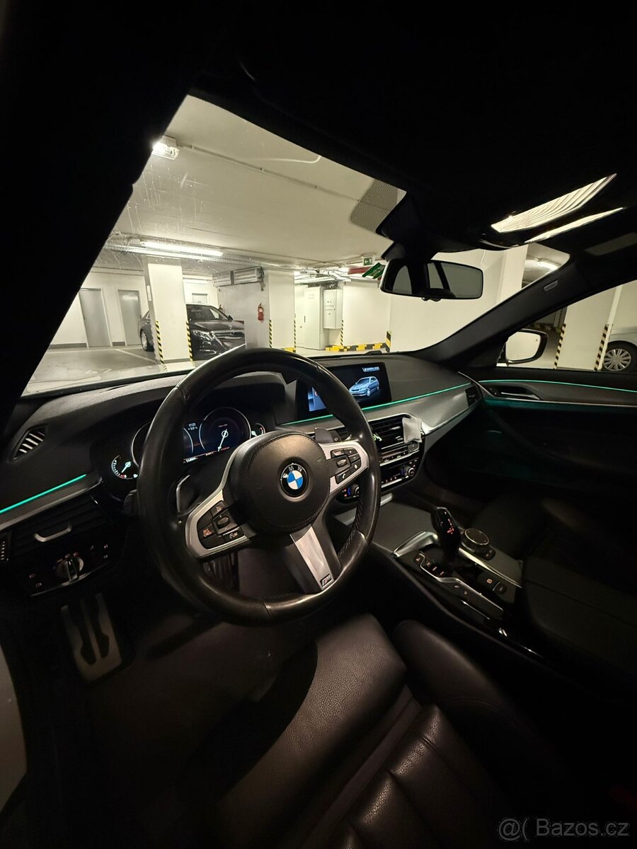 BMW 530i xDrive - 12