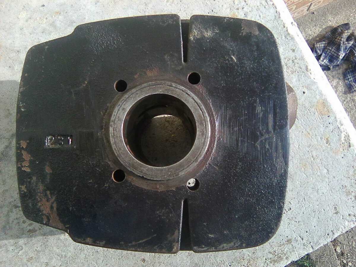 čz 125/175 476/477/486/487-podsedlové plechy,stojan,kryt zap - 12