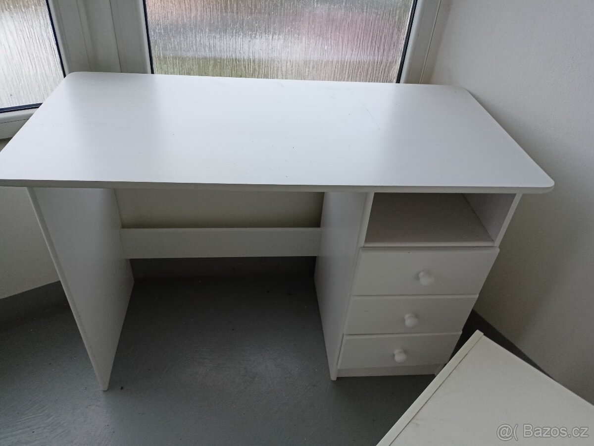 Pracovní stůl - 12
