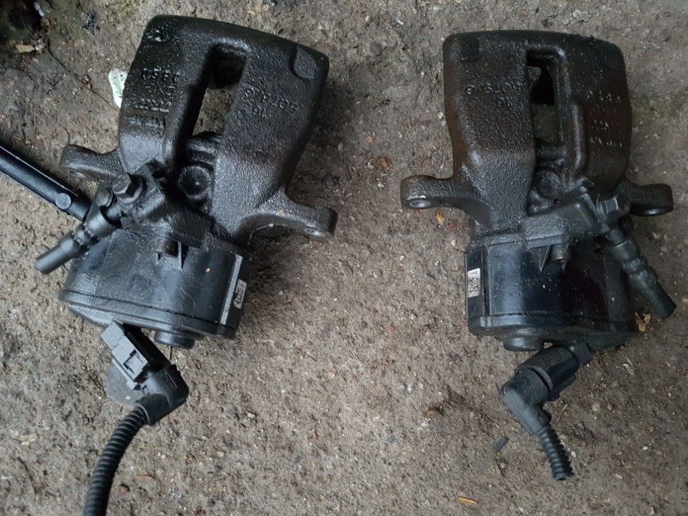 vw pASSAT B7 všechny plechy, barva LI7F a LK7X šedá pastelka - 12