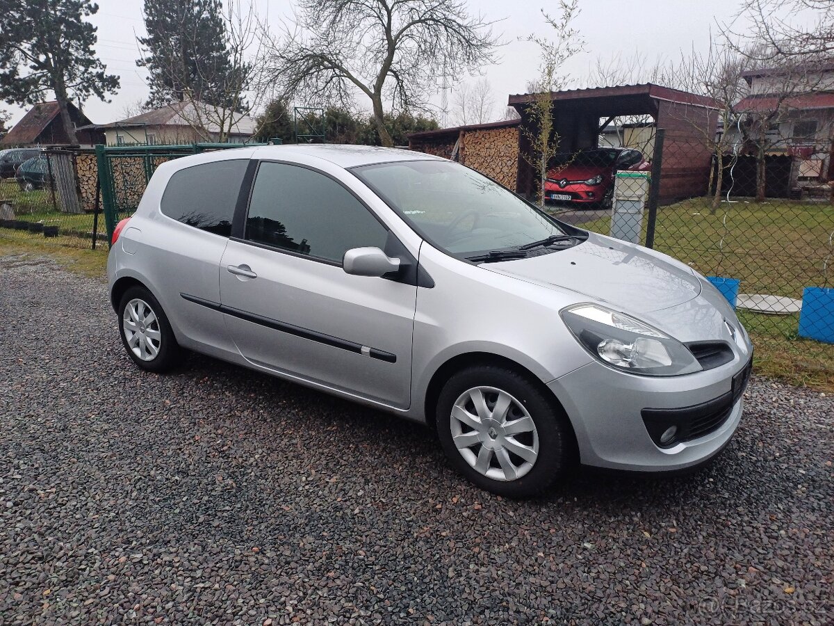 Renault Clio FACELIFT 1.6 16V 135396km. - 12