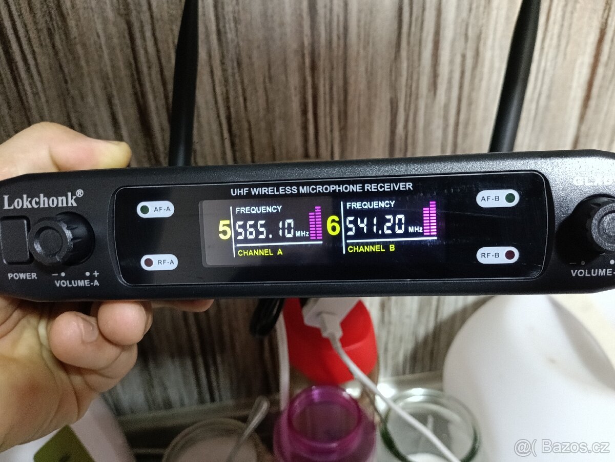 Prodám 2 sady bezdrátových mikrofonů - 12