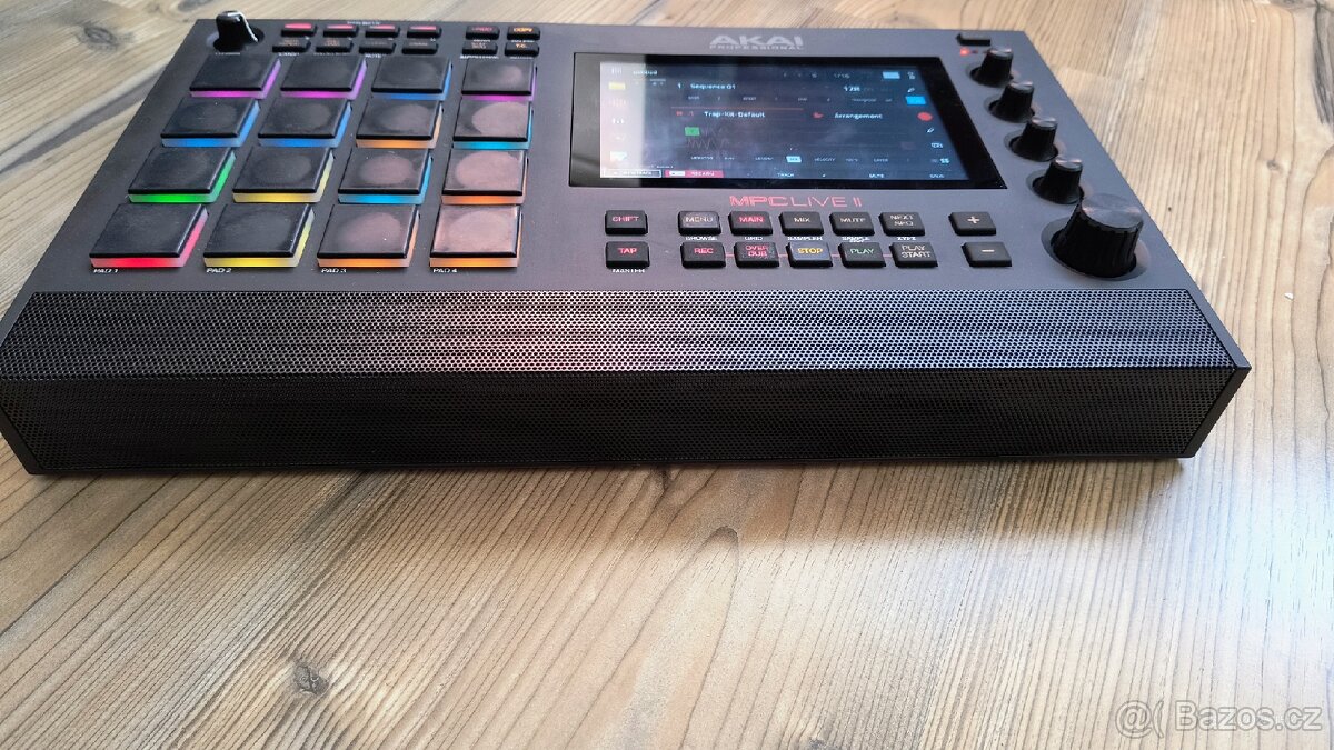 Akai MPC Live II – Beatclub Timbaland
- 12