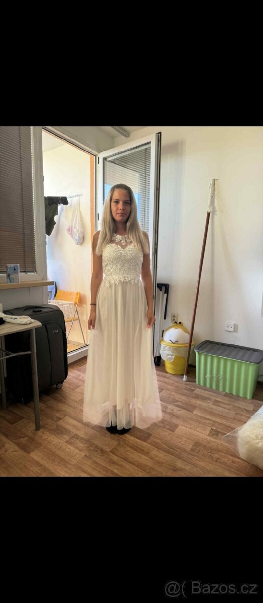 Veliký výprodej svatebních šatů - 12
