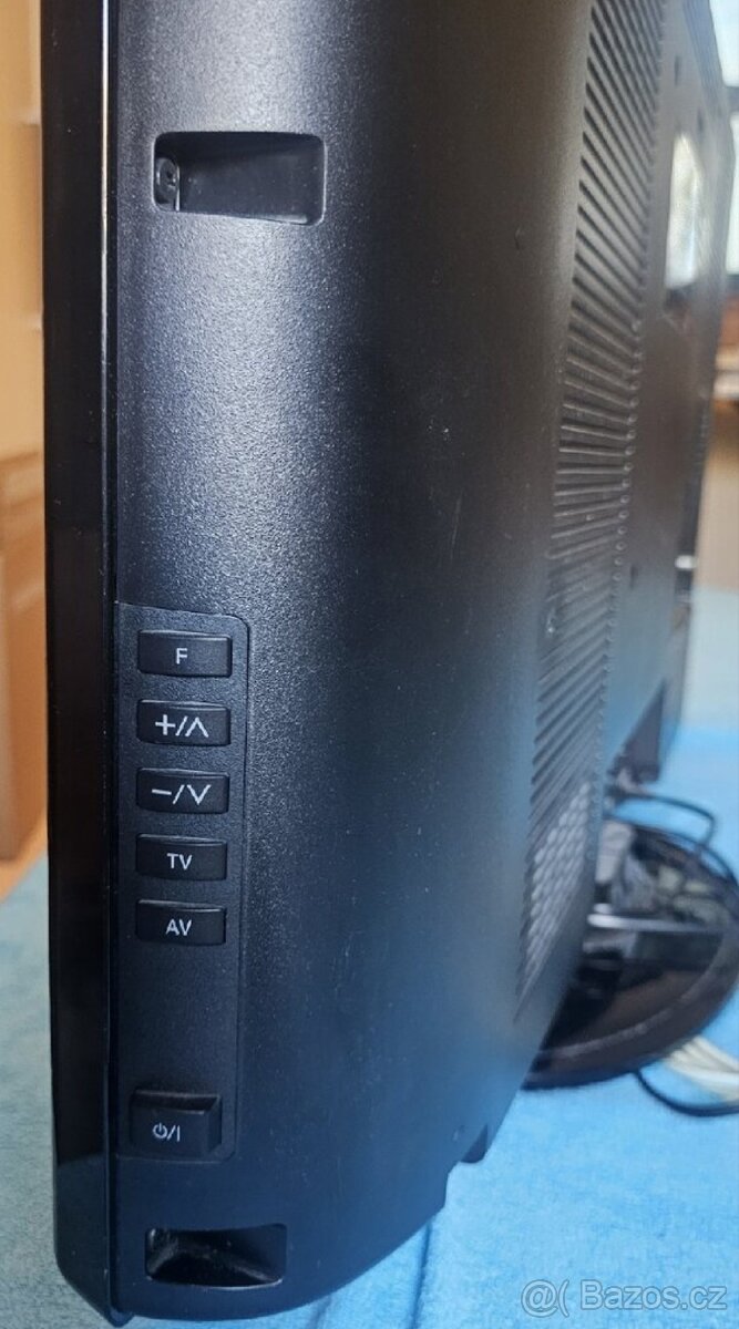 Televizory Panasonic plus dva set-top boxy - 12
