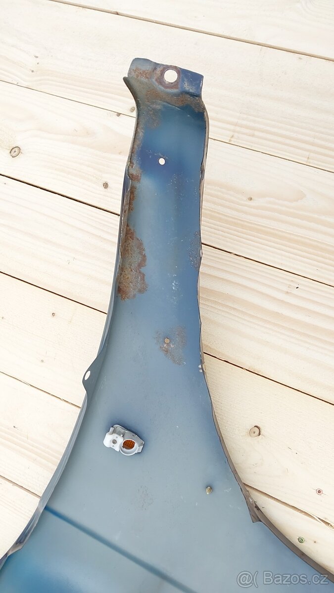 Mitsubihi Pajero Sport – Blatník pravý přední modrý - 12