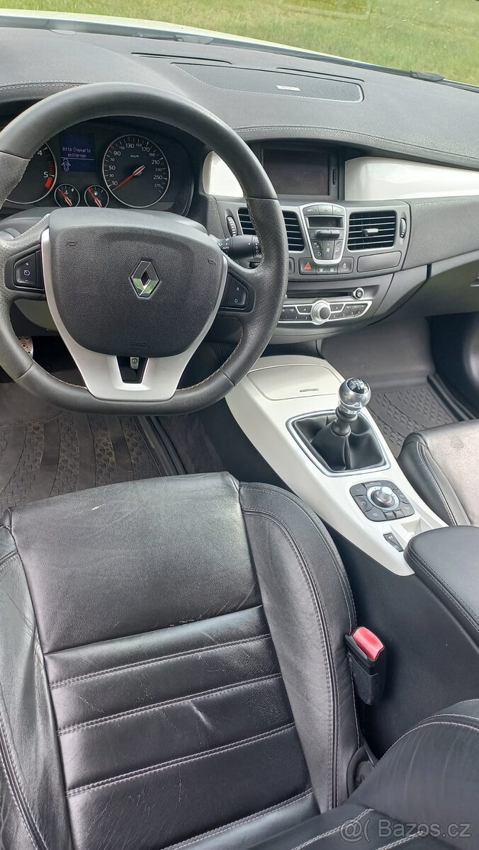 Laguna Coupe Monaco GP 2.0 DCI 180 GT - 12