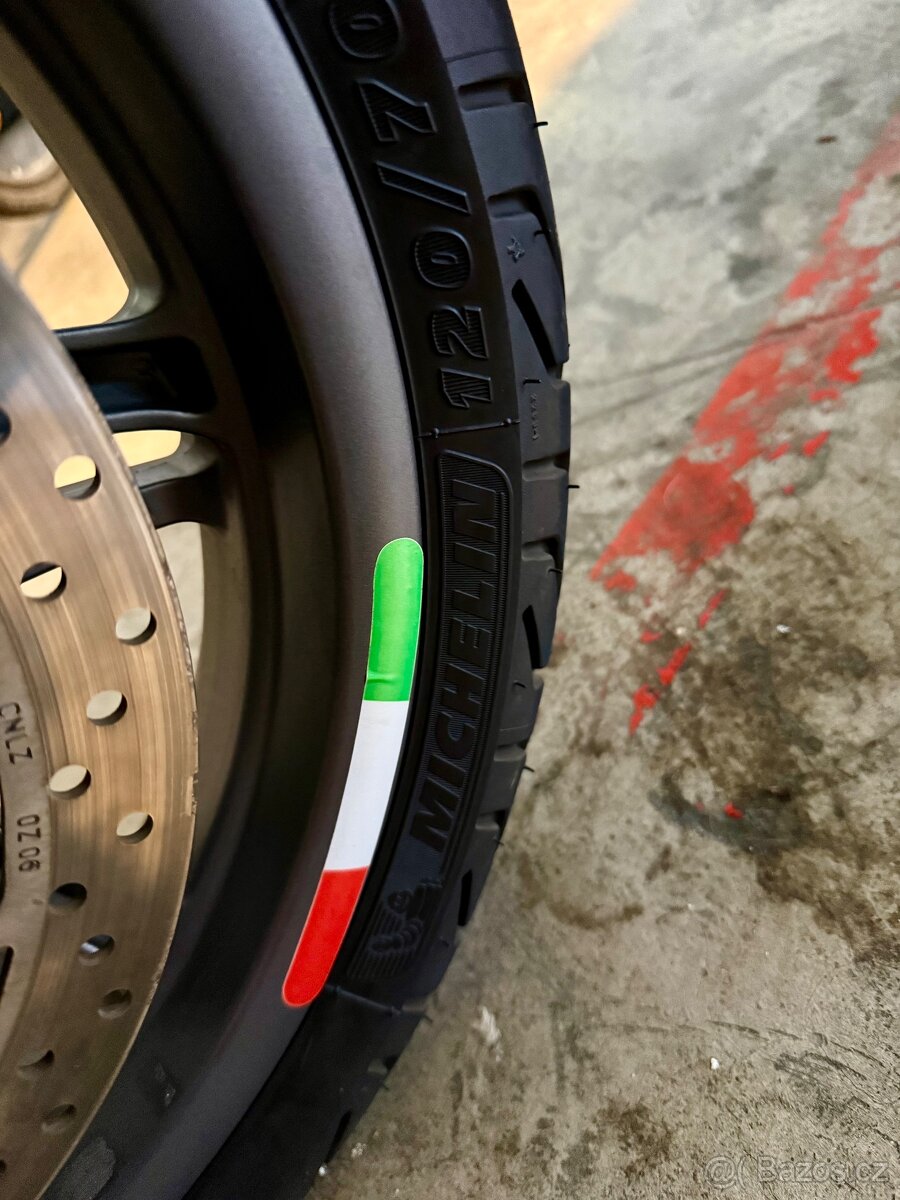 Piaggio 400 Beverly S - 12