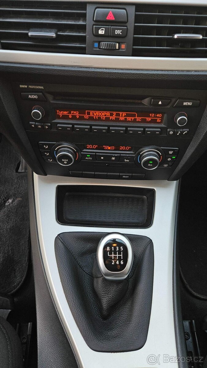 BMW 316i E91 m.2011 STK 9/27 xenony, park.senzory, nové ČR - 12