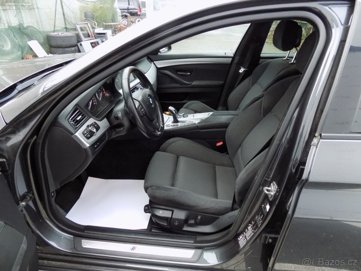 BMW Řada 5 530xDrive/M-Sport/Bi-xenon/ - 12