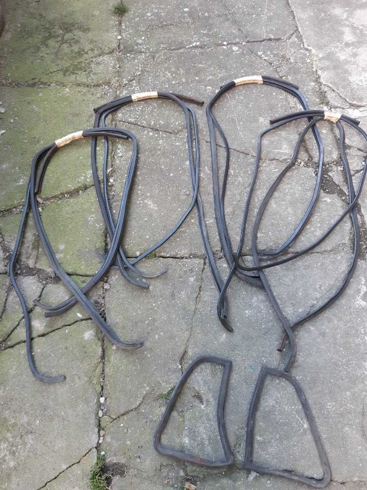 Škoda 100 - 110 plast.nd . - 12