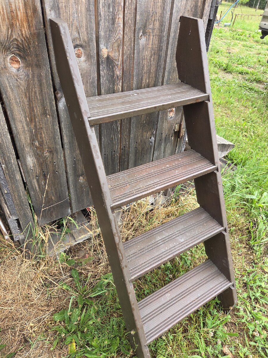 Prodam Dřevěné schody masiv - 12