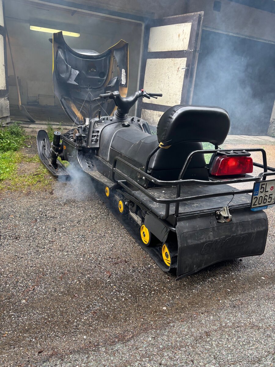 Sněžný skútr Ski-Doo Alpine III - 12