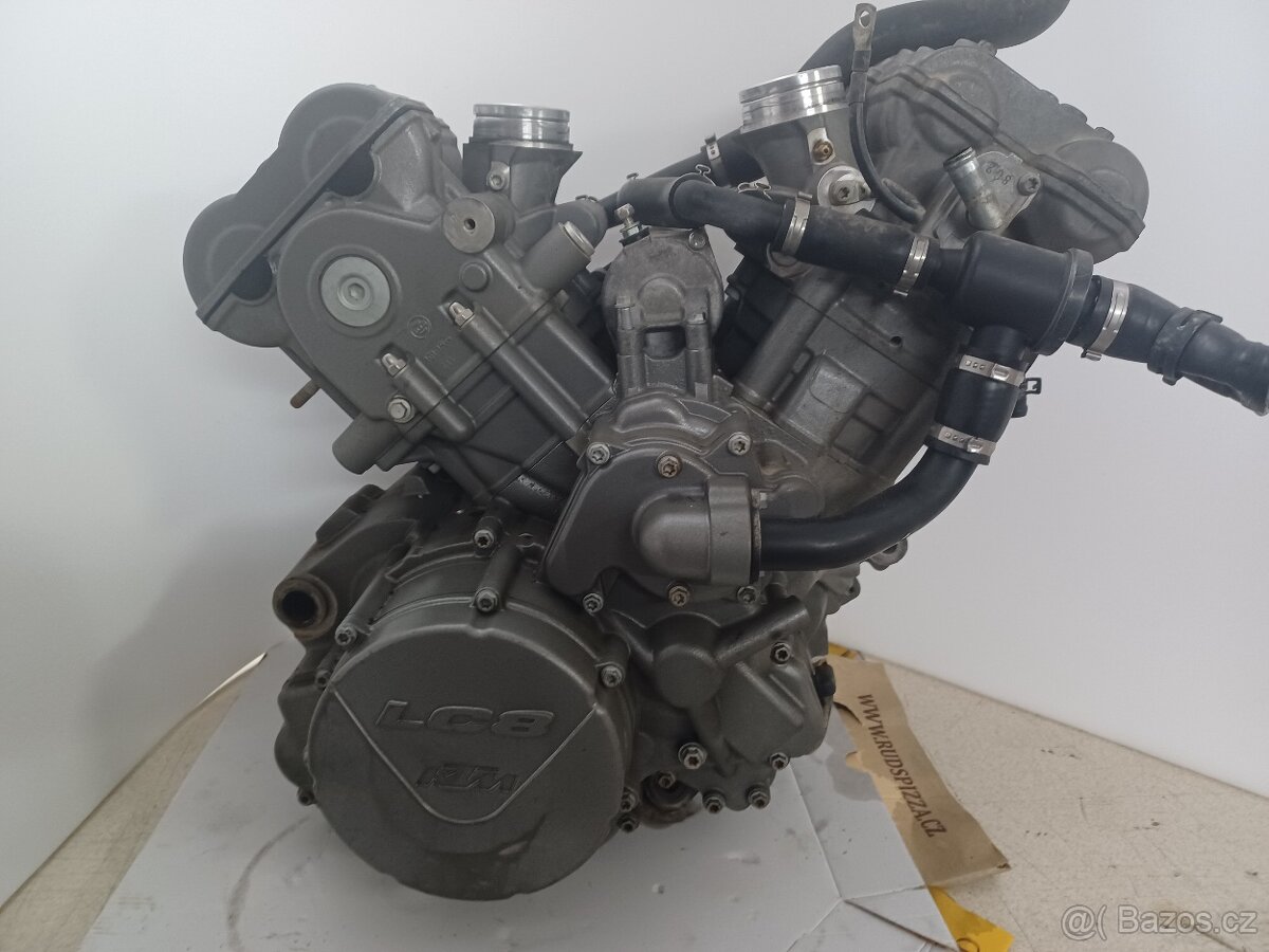 KTM LC8 990 - MOTOR NA DÍLY - 12