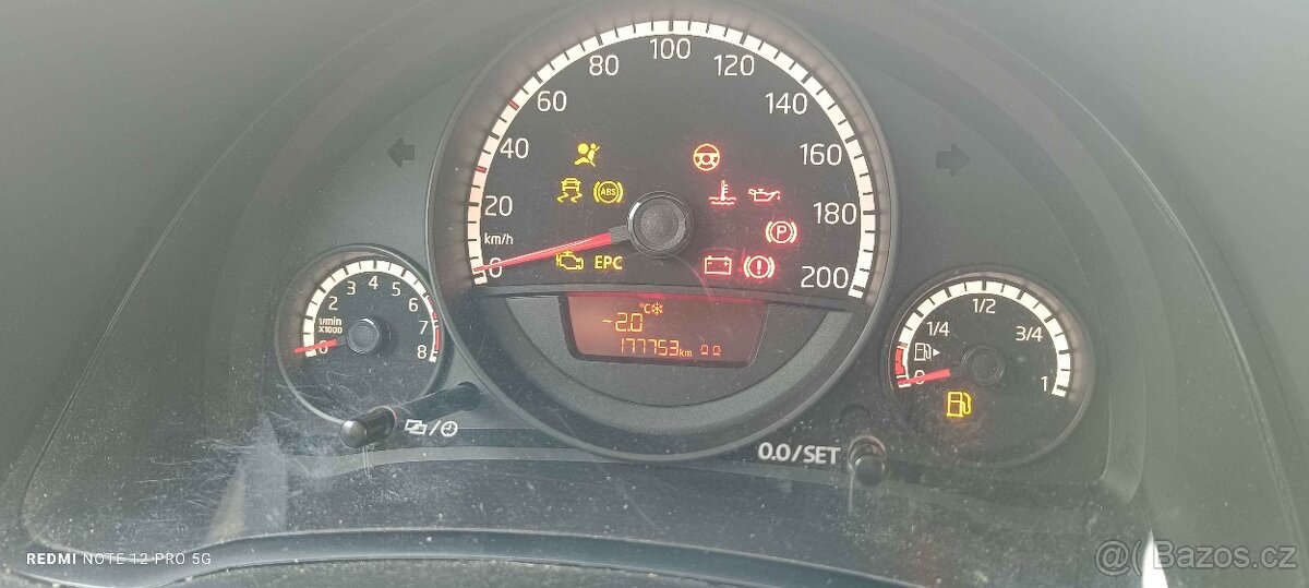 Prodám VW Up, 5 dveřový, 1,0i 44kW, 2014, klima, centrál - 12