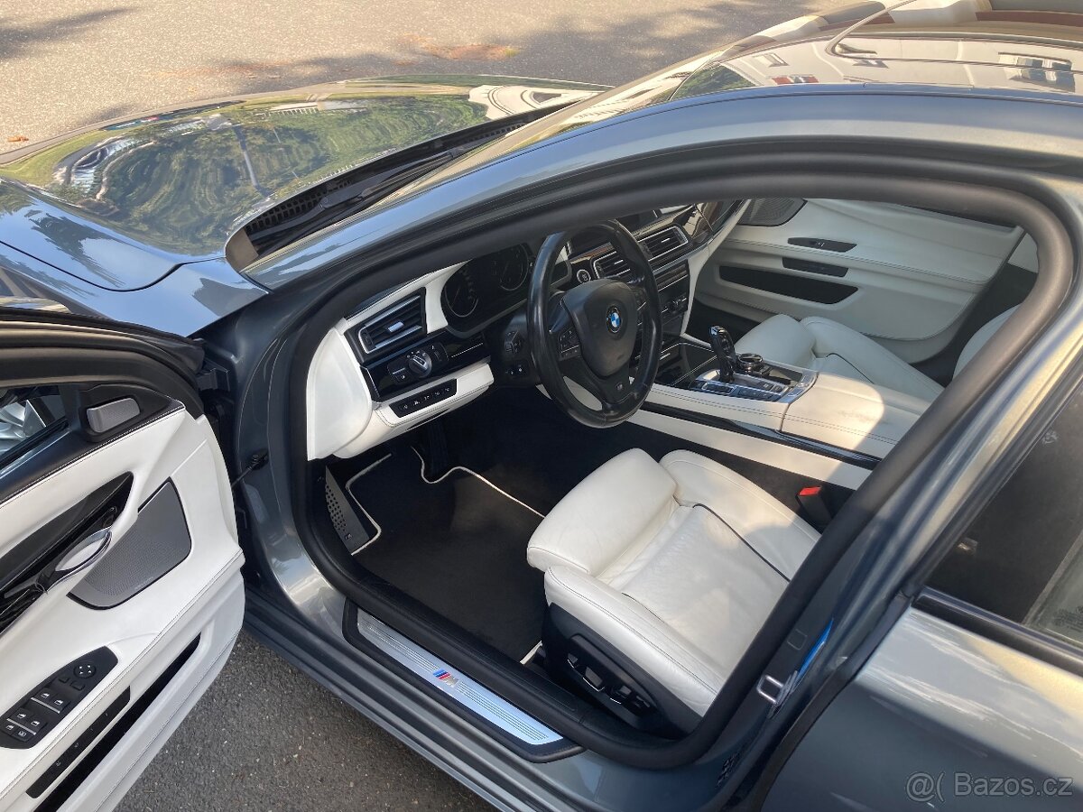 BMW Řada 7 F01 750i V8 330kW X-Drive M-paket - 12