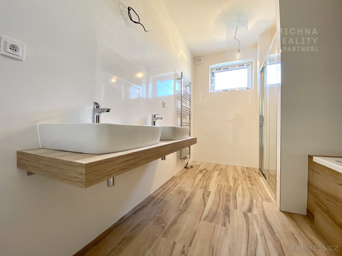 Prodej rodinného domu 5+kk, 165 m², Pozemek 451 m², Garáž - 12