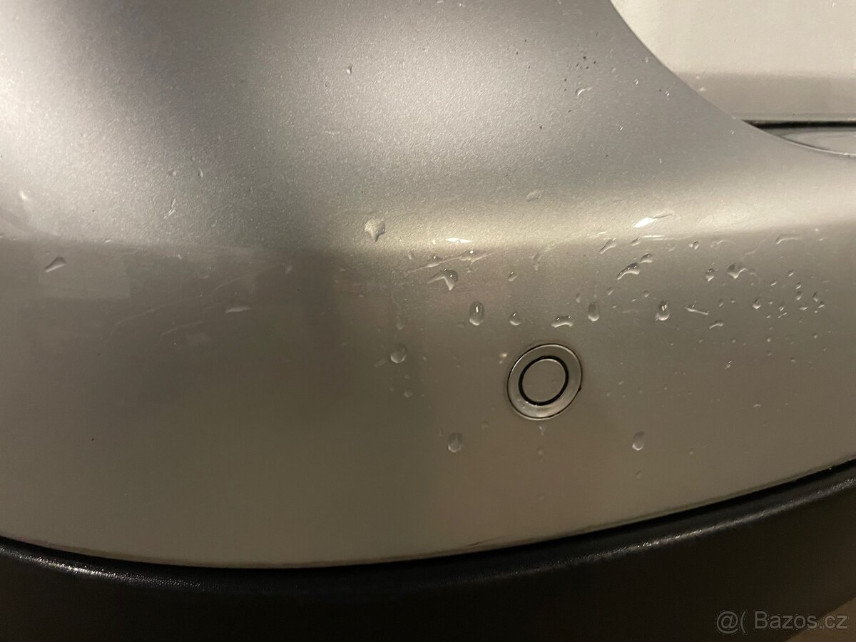 VW Golf V 1.6i 75kW - 12