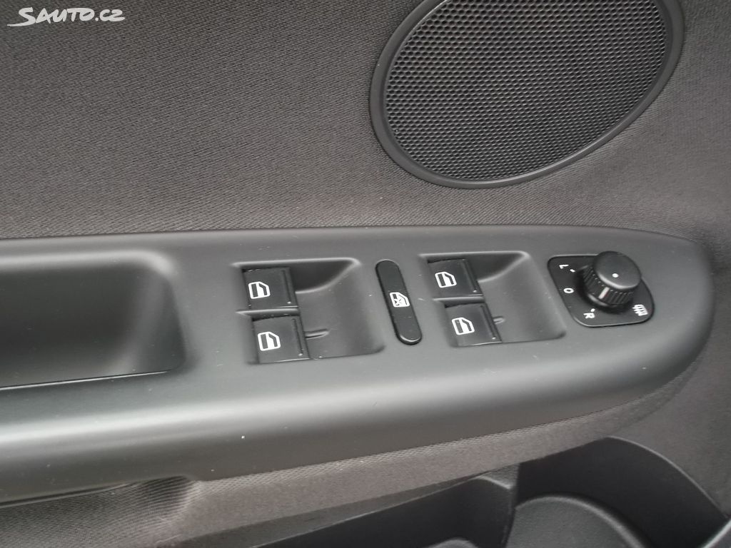 Volkswagen Golf Plus 1,4 16V vyhř.sed,aut.kl,parksenzory,TOP - 12