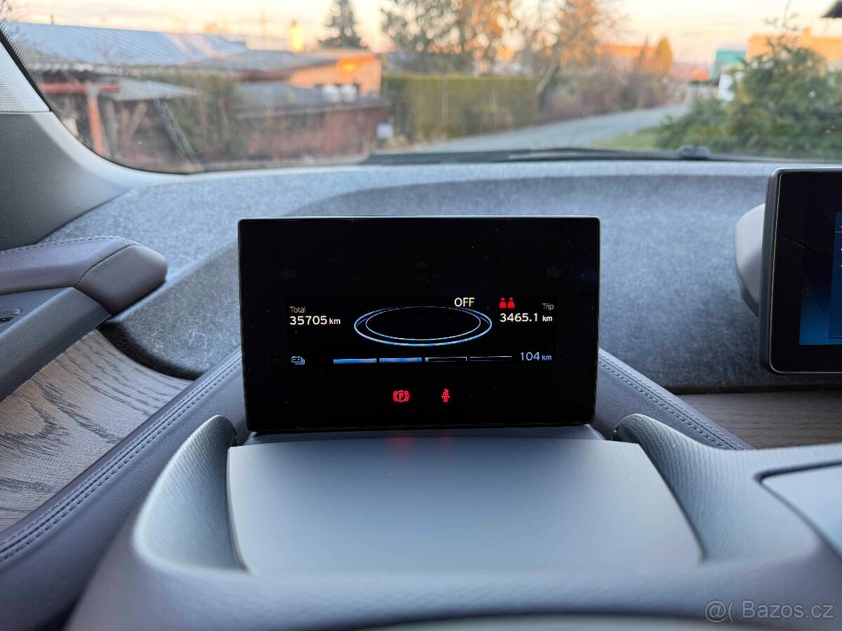 BMW i3 120Ah 2022 PROFI NAVI. KEYLESS, ADAP. LED. KŮŽE - 12