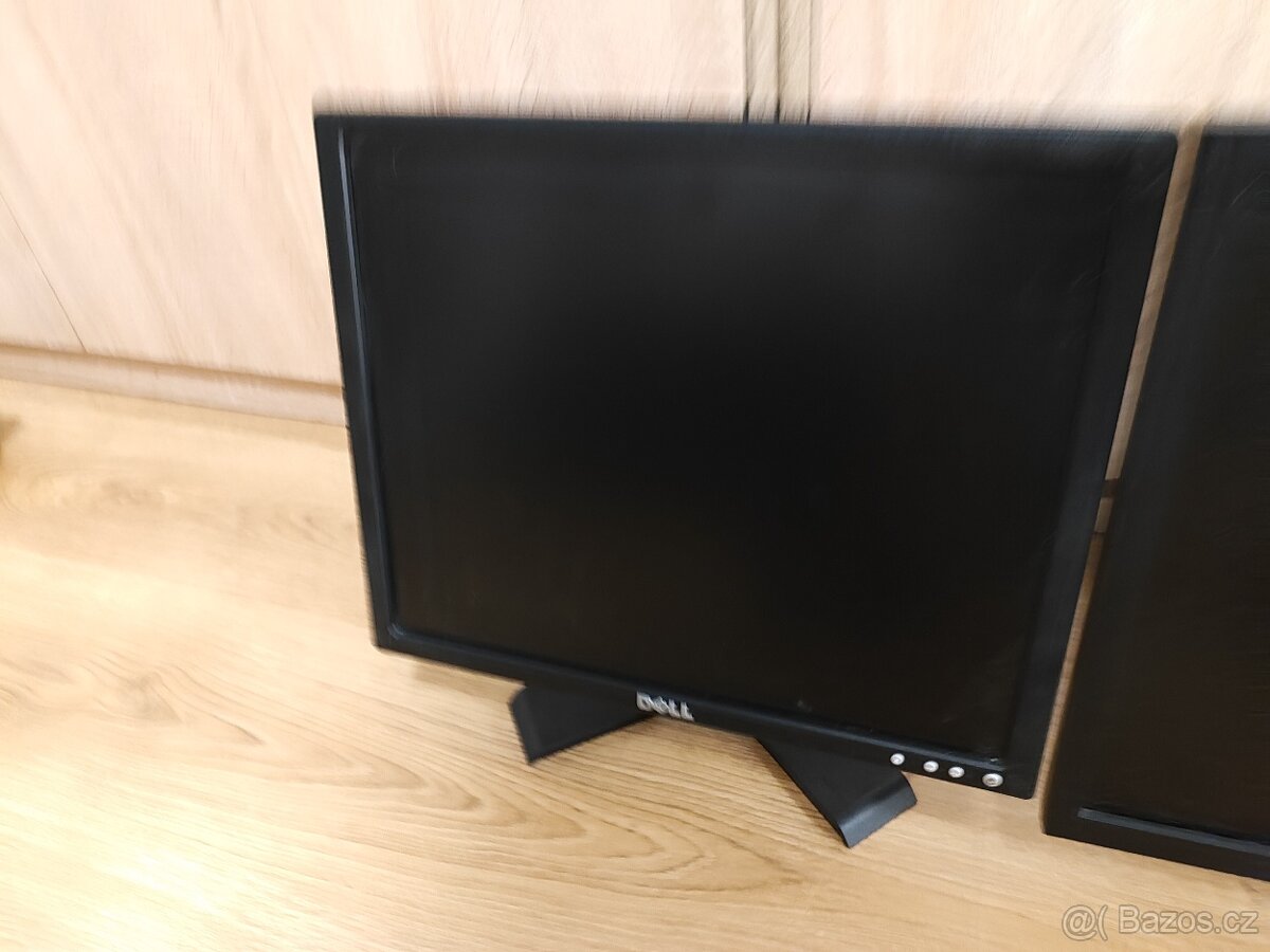 Funkční DELL monitory až 24" USB,DP,DVI a VGA - 12