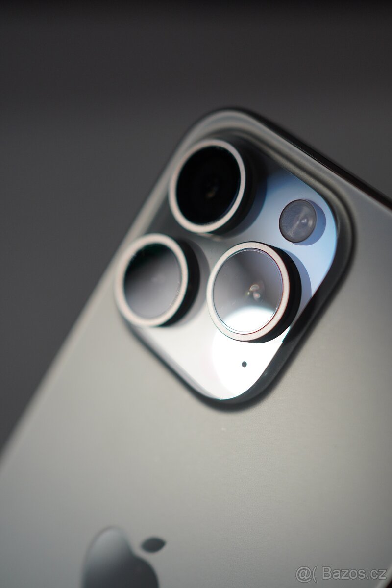 iPhone 15 Pro Max 256 GB - 12