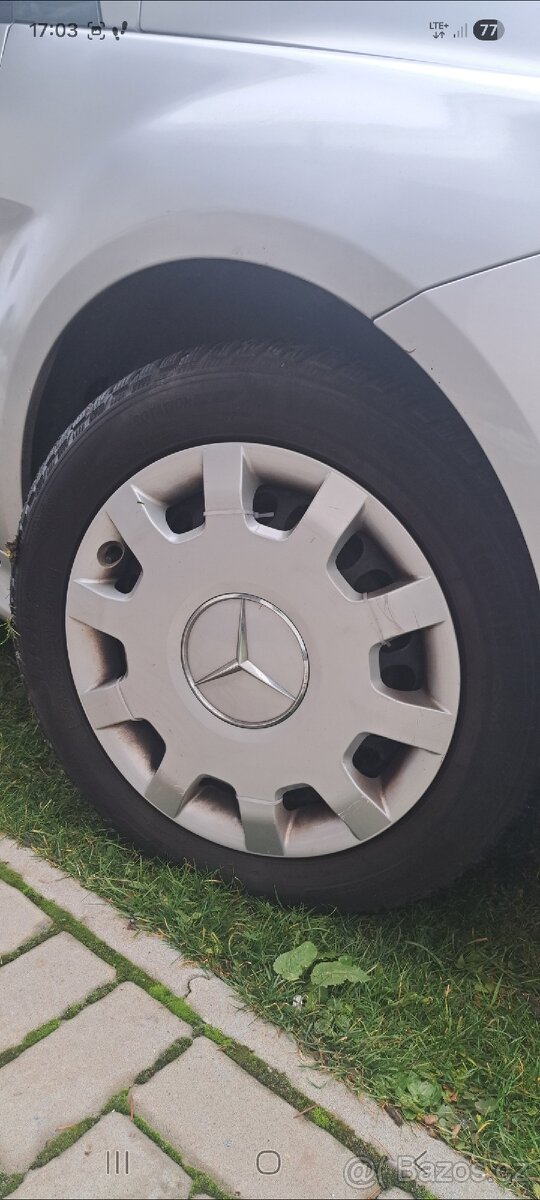 Mercedes-Benz B - 12