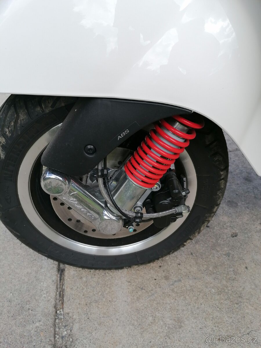 VESPA GTS 125 SUPER - 12