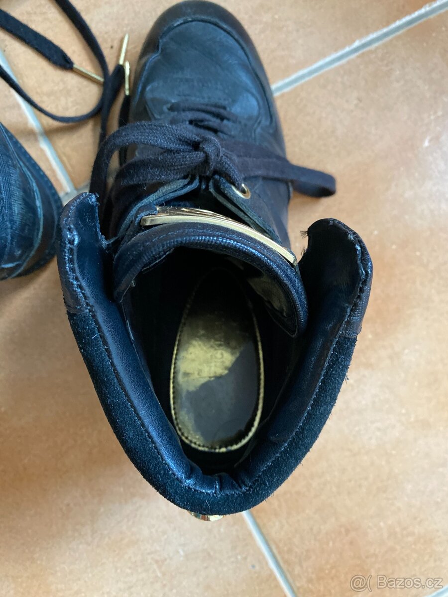 Kotníkové boty Michael Kors na klínku vel. 38 - 12