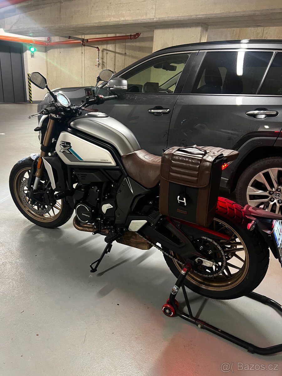 2022 CFMOTO 700CL-X Heritage - 12