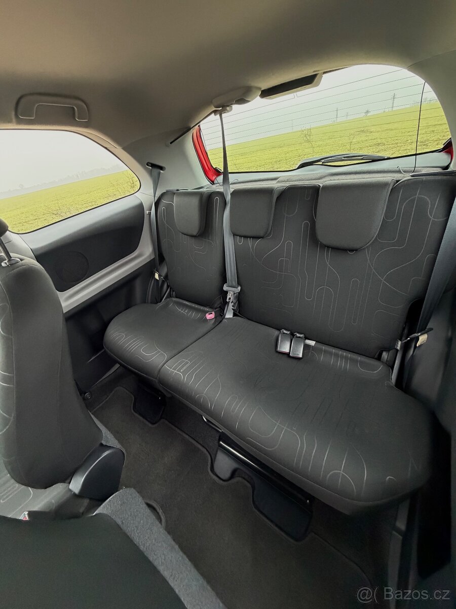 Toyota Yaris 1.0 VVT-i - 12