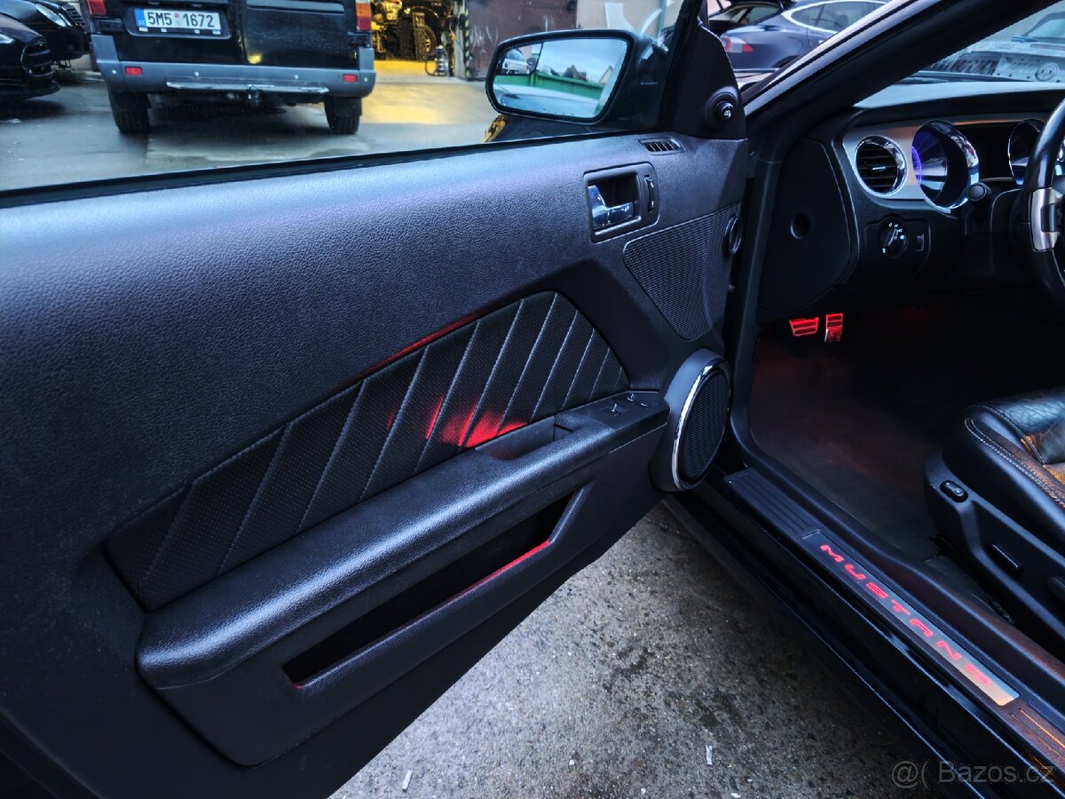 Ford Mustang cabrio - 12