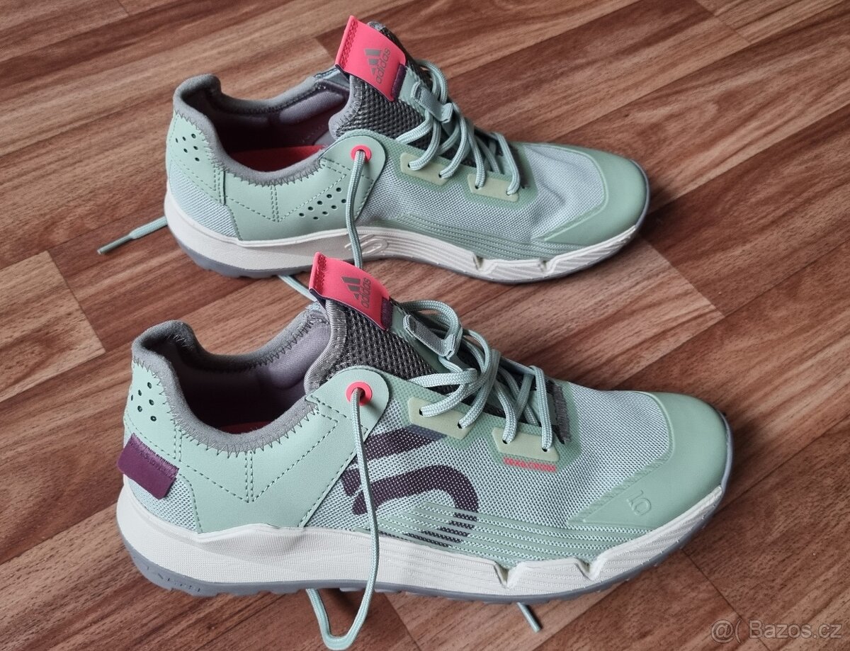 Adidas vycházkové boty UK 6 - 12