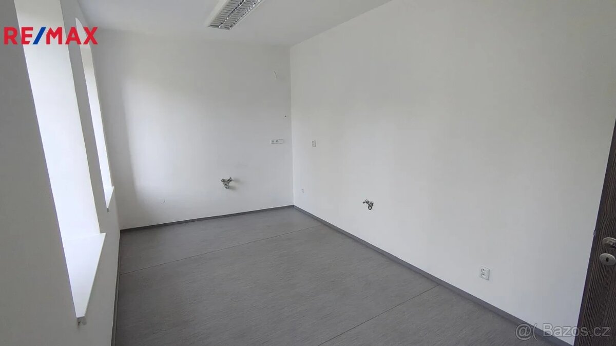 Pronájem kancelářských prostor 228,93m² - Děčín - 12