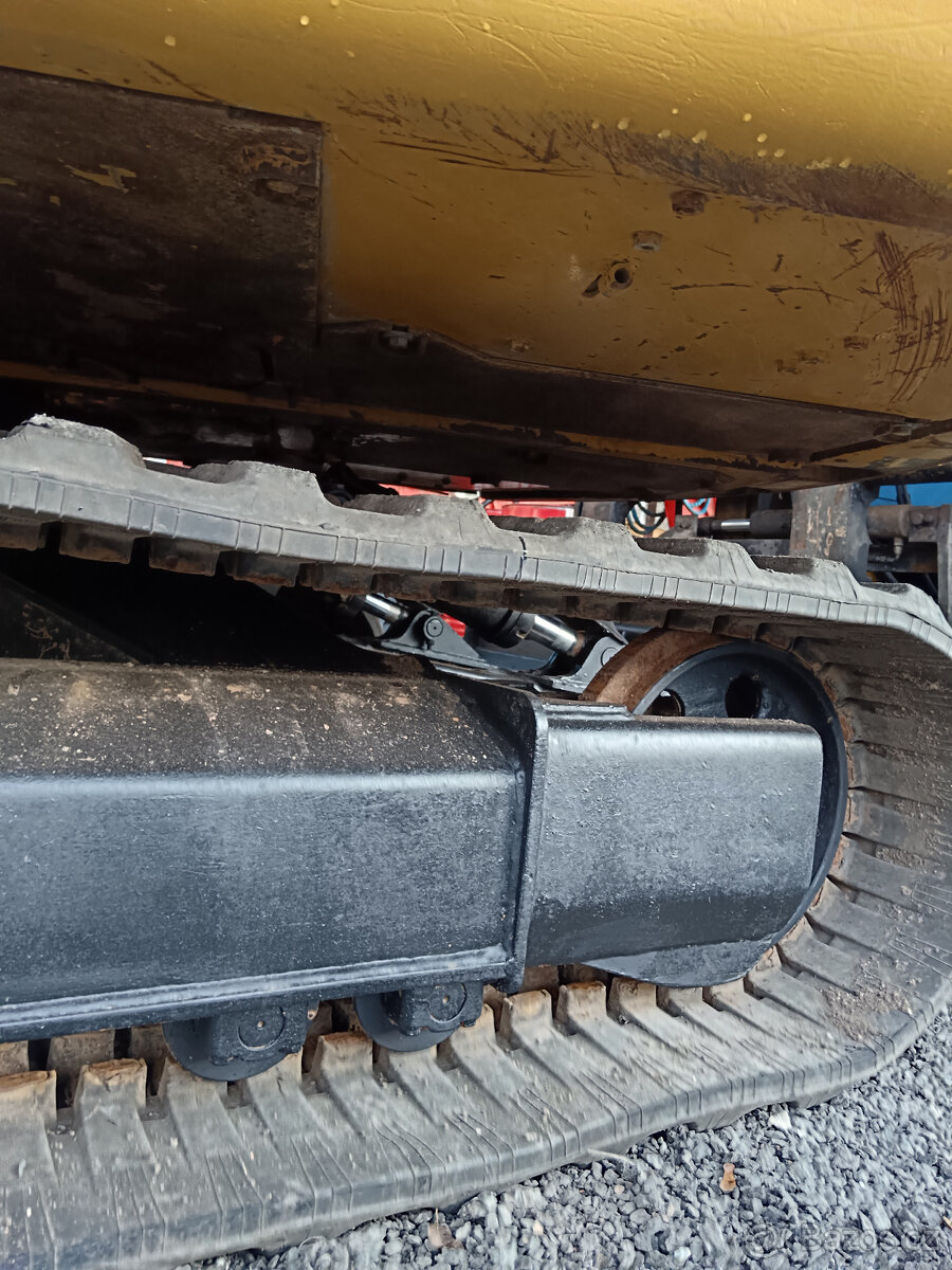 Pásový Bagr CAT 307 B - 12