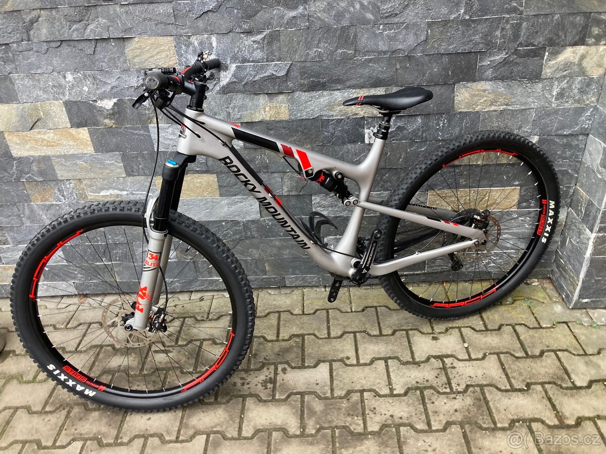 Celoodpružené karbonové kolo na 29” - L rám - 12