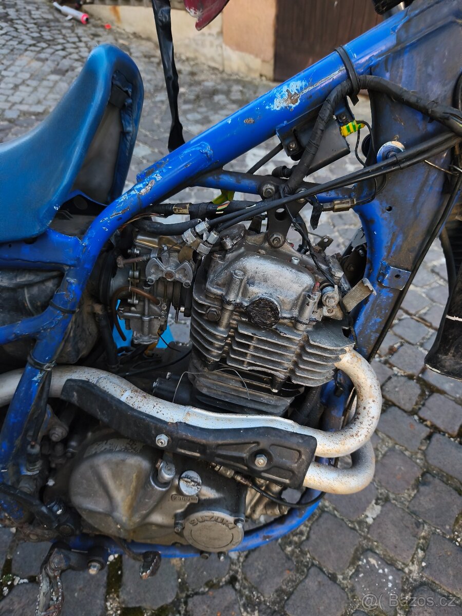 Suzuki DR 600 bez tp - 12