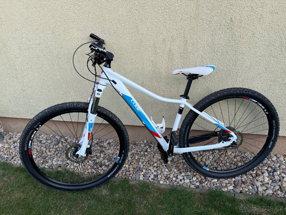 Dámské horské kolo CUBE - 12