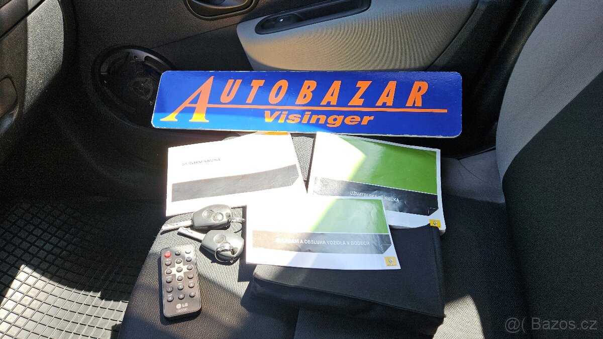 RENAULT CLIO 1.2 16V Authentique - 12