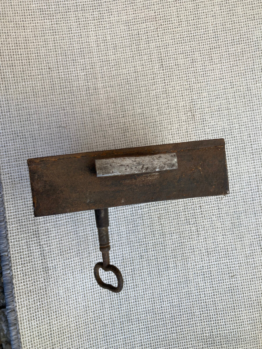 Zámek dveřní starožitný s klíčem - 12