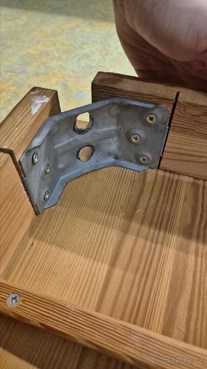 Masivní jídelní rozkládací stůl - 12