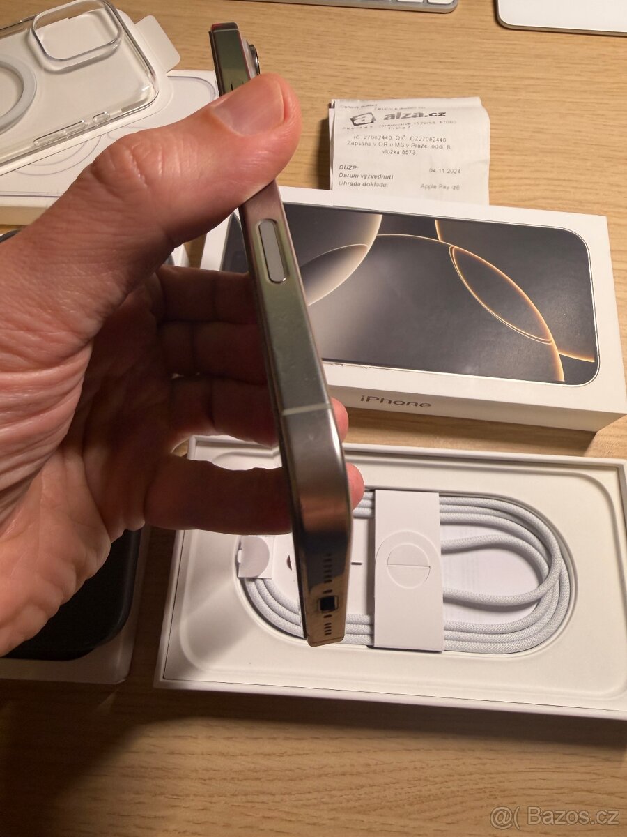 iPhone 16 PRO MAX 256 GB v záruce + 3 originální kryty - 12